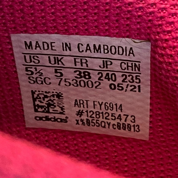 Adidas Shoes. - Picture 6 of 6